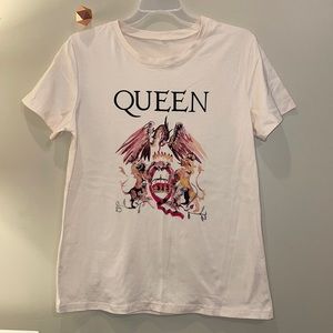 Queen band t-shirt size Large
